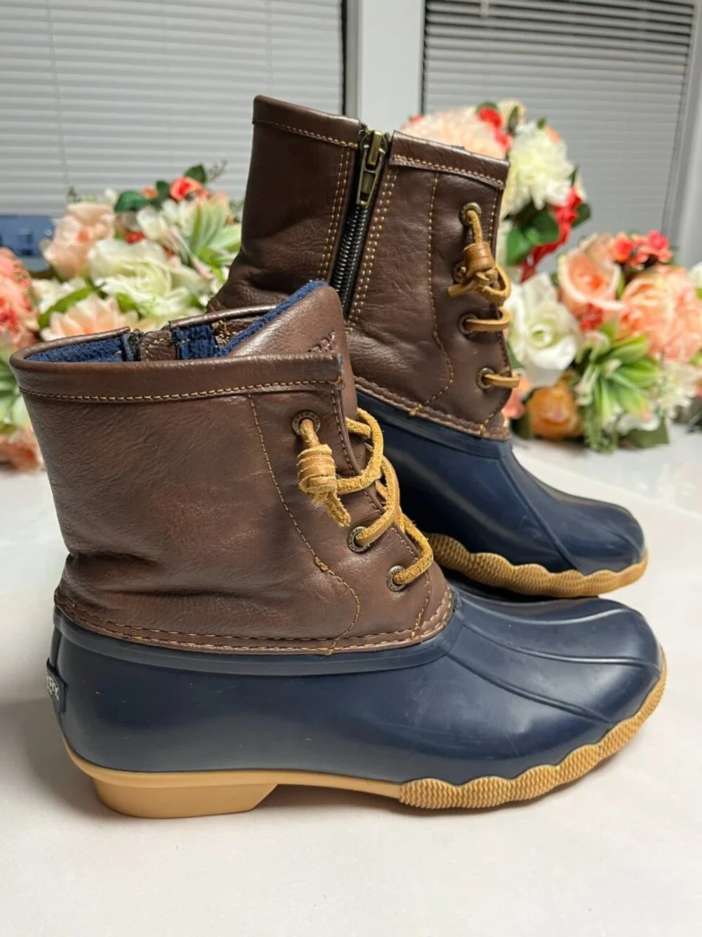 Sperry Saltwater Girls Duck Boots Navy Brown Size 4M